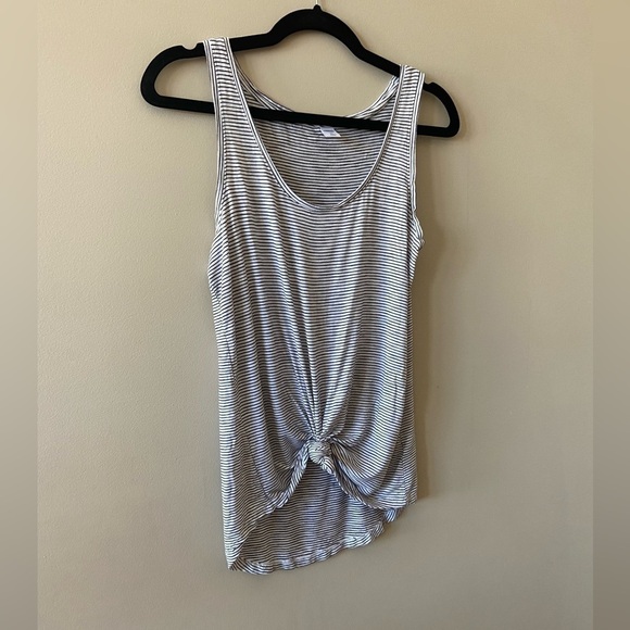 ⭐️2 FOR $20⭐️ Old Navy LUXE Tie Front Striped Tank. Size Small - Picture 10 of 11